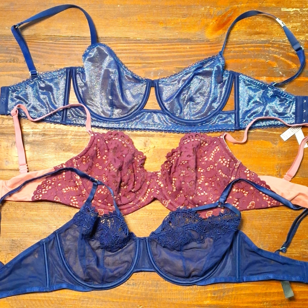 Lot of 3 Victoria's Secret Unlined Underwire Bras - 32DD